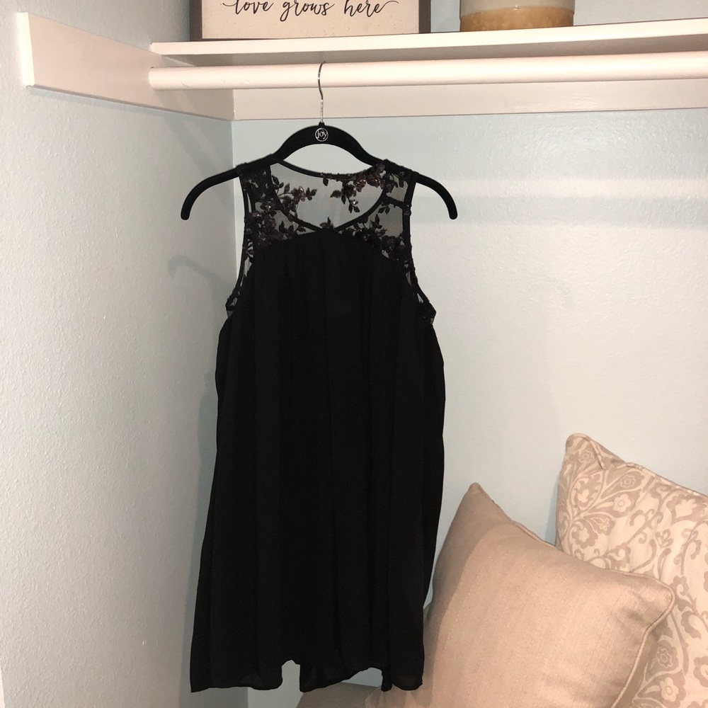 Lulu’s Black Lace & Sequin Formal Dress